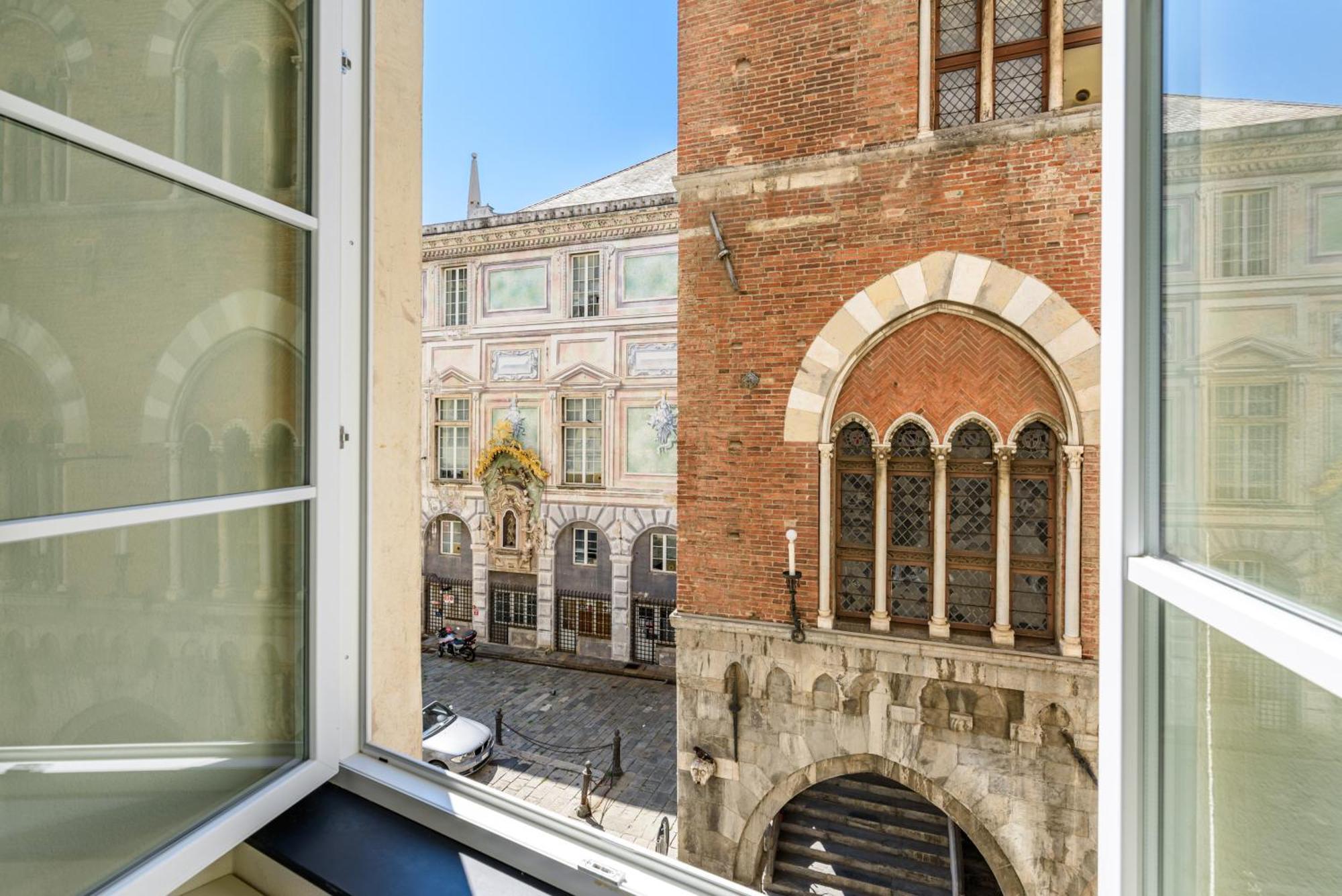 Imperial Luxury And Historical Frescoes In San Giorgio Appartamento