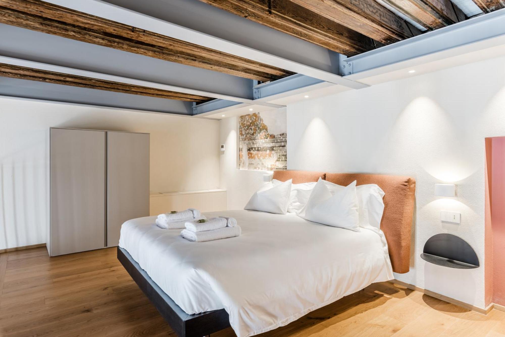 Imperial Luxury And Historical Frescoes In San Giorgio Appartamento *