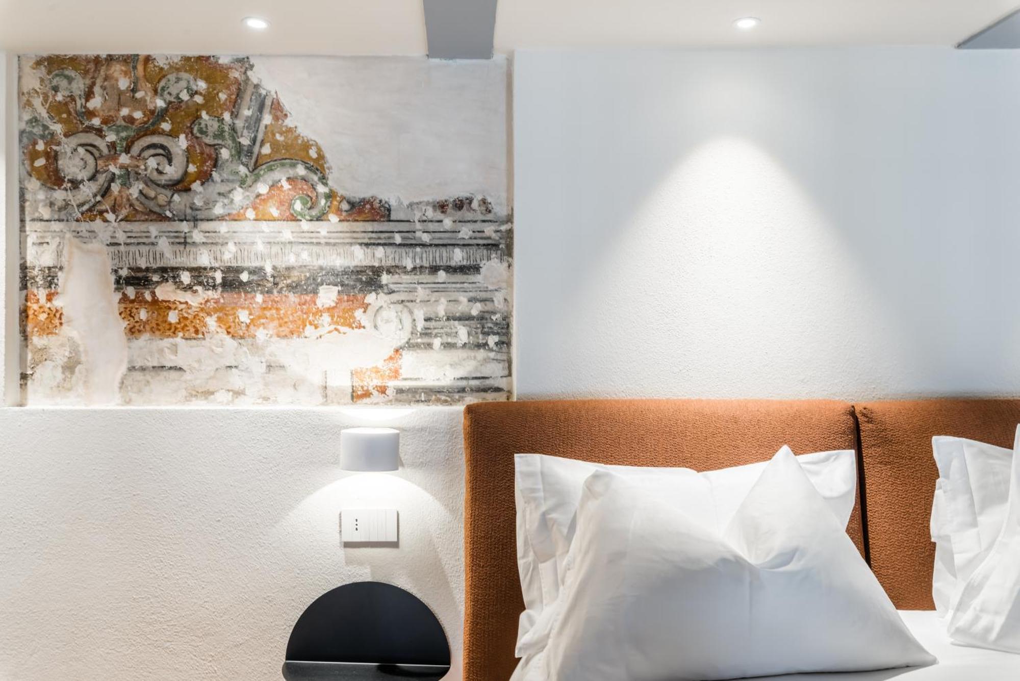 Imperial Luxury And Historical Frescoes In San Giorgio Genova